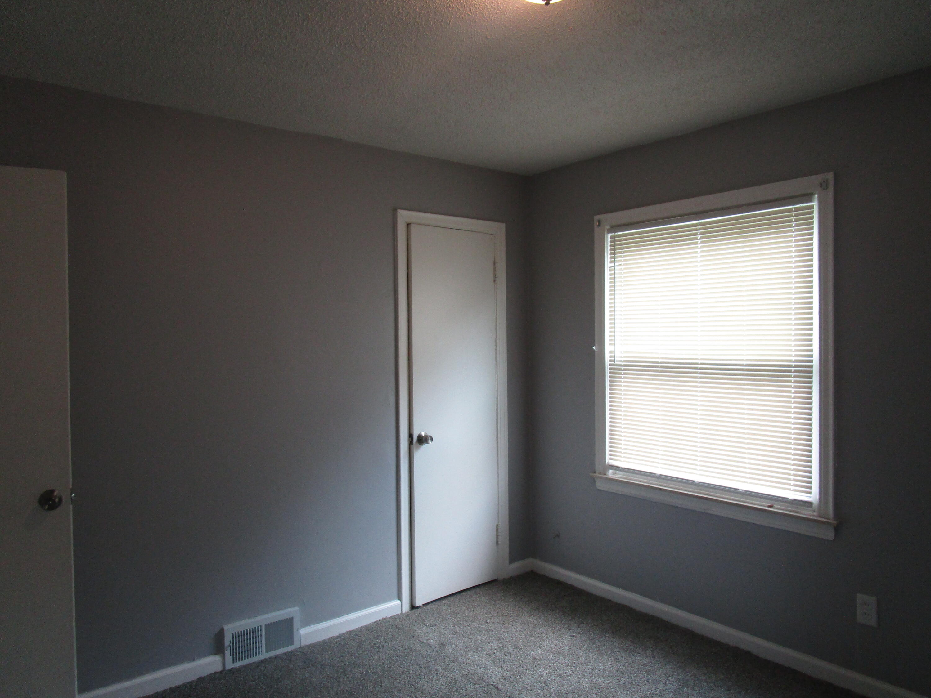 11715 Stahelin Avenue Property Photo 10
