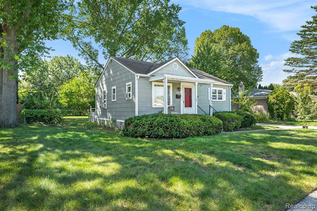 3690 Morrissey Avenue Property Photo 3