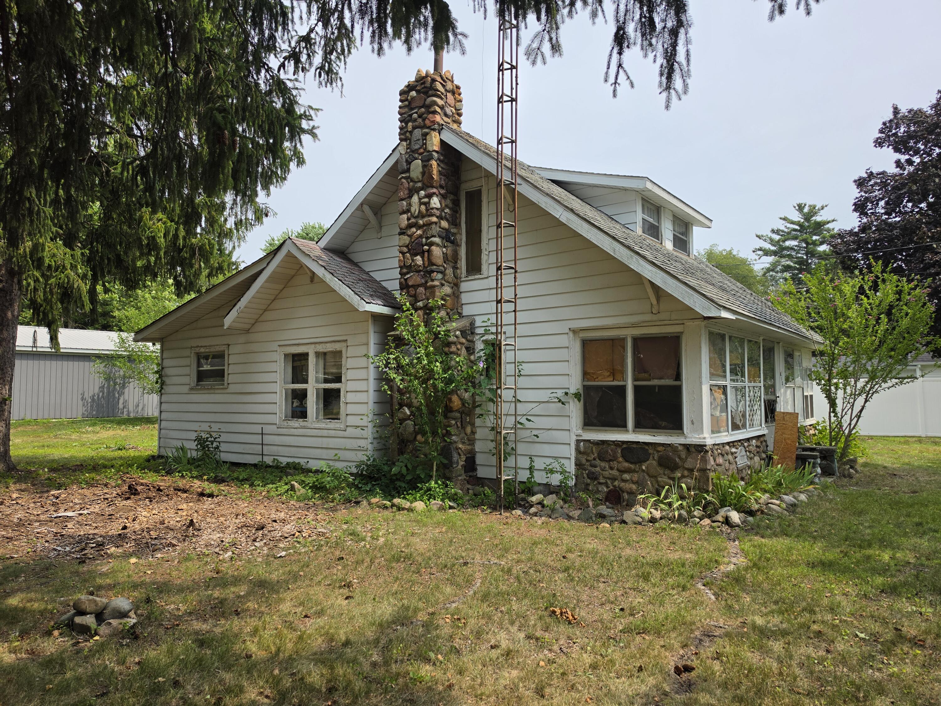 613 Willow Drive Property Photo 1