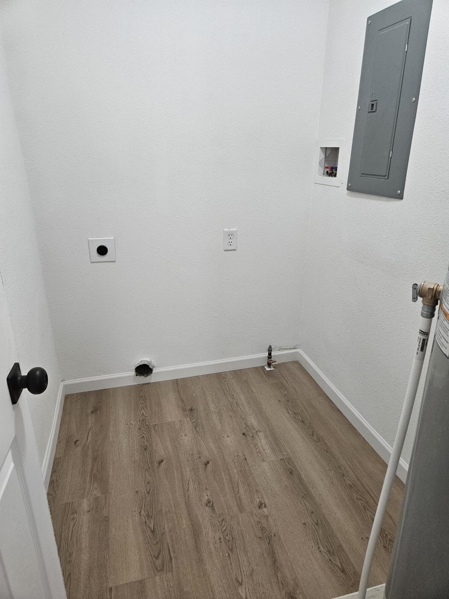709 N Locust Street Property Photo 8