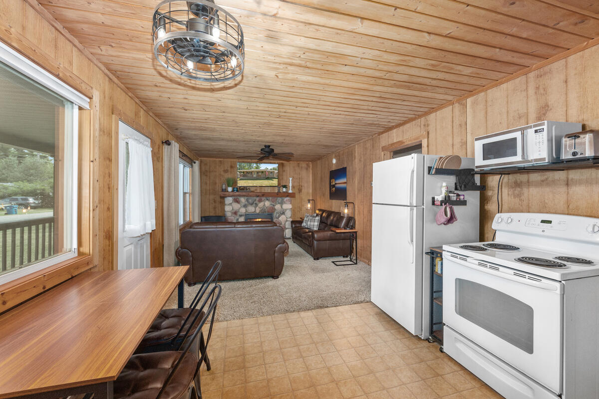1655 S Camp Avenue Property Photo 8