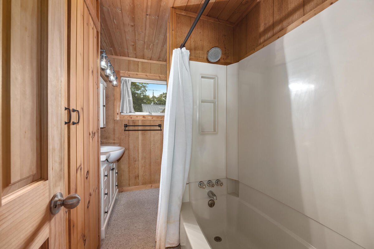 1655 S Camp Avenue Property Photo 12