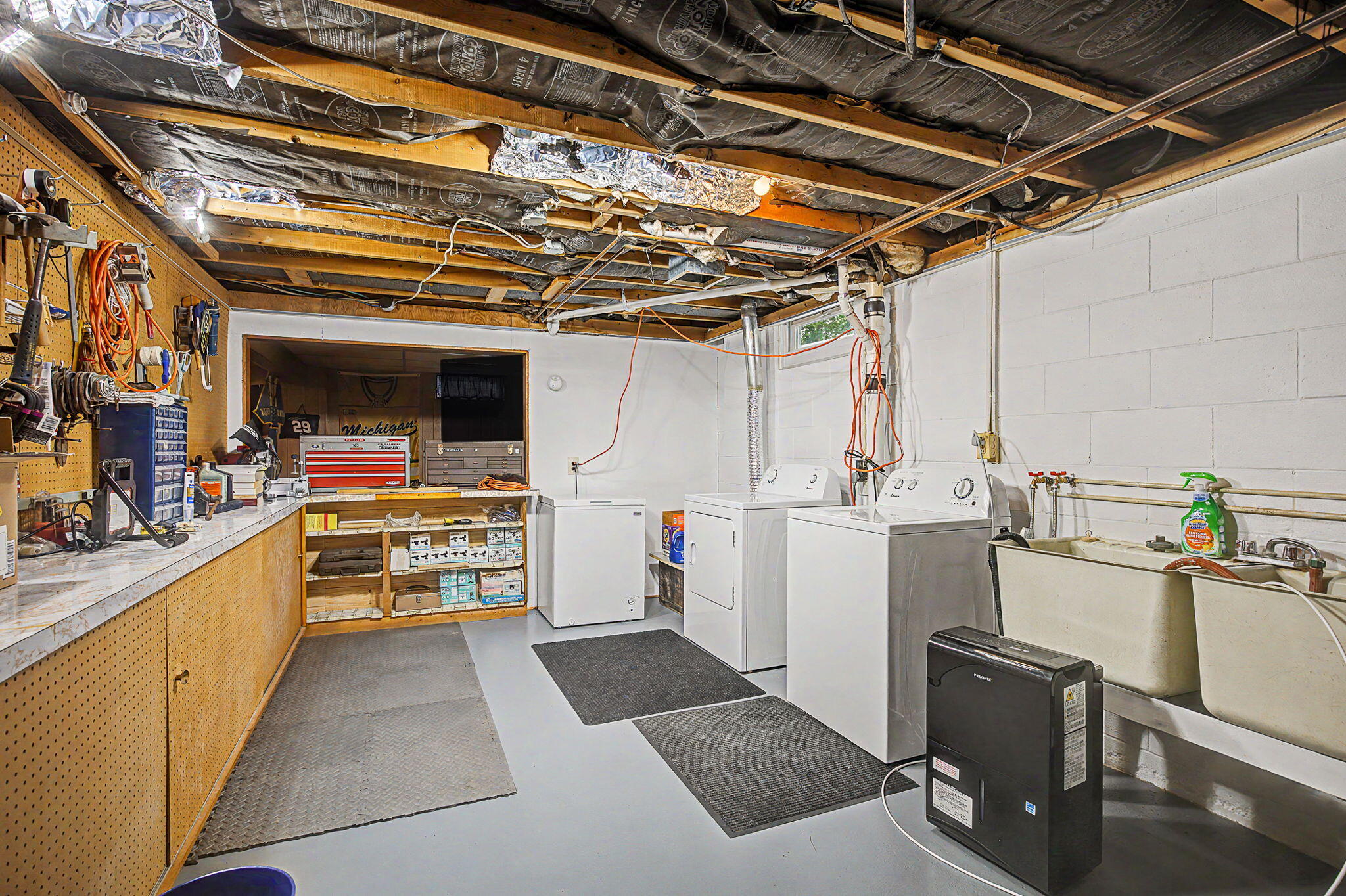 427 Bates Street Property Photo 23
