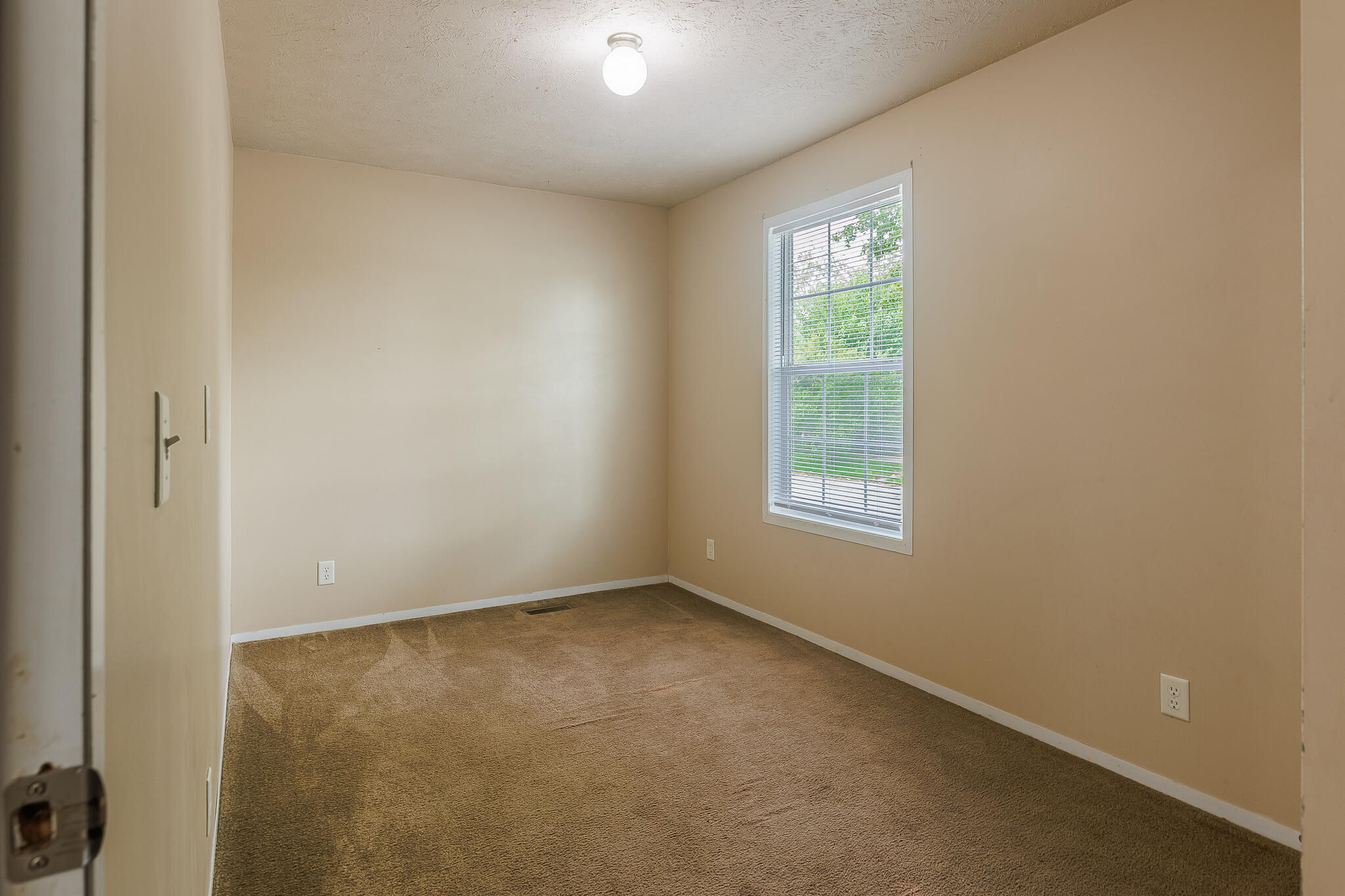 3907 Vail Avenue Nw Property Photo 2