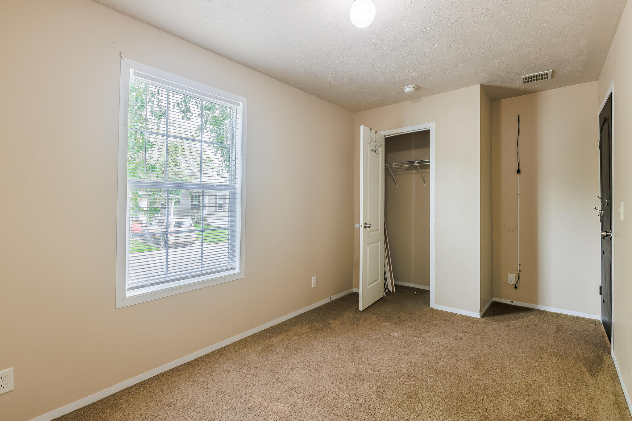 3907 Vail Avenue Nw Property Photo 5