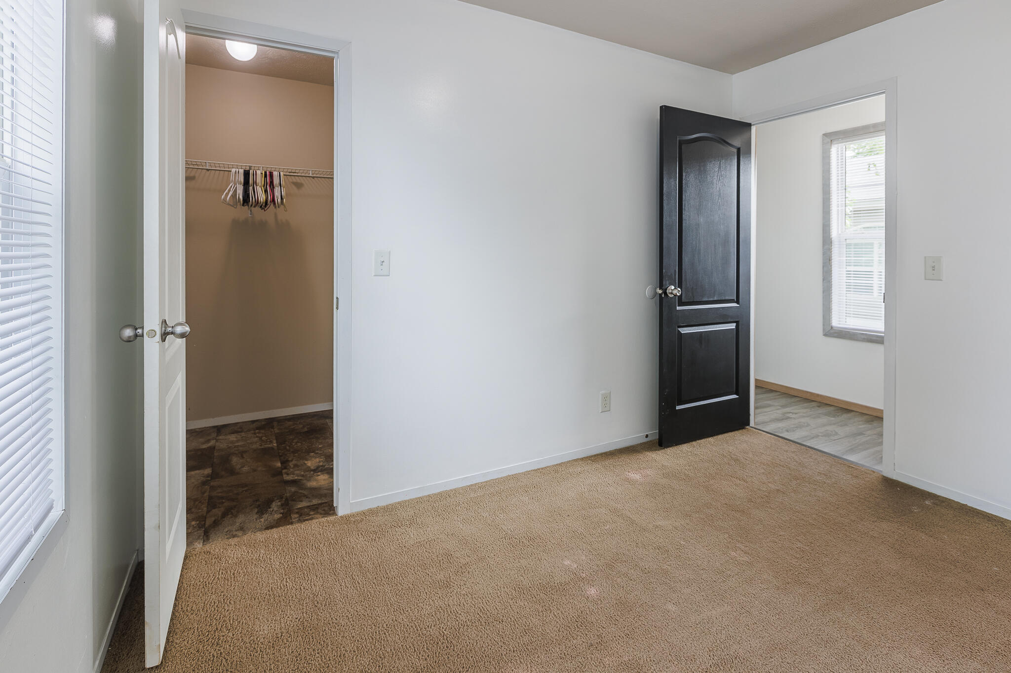 3907 Vail Avenue Nw Property Photo 10