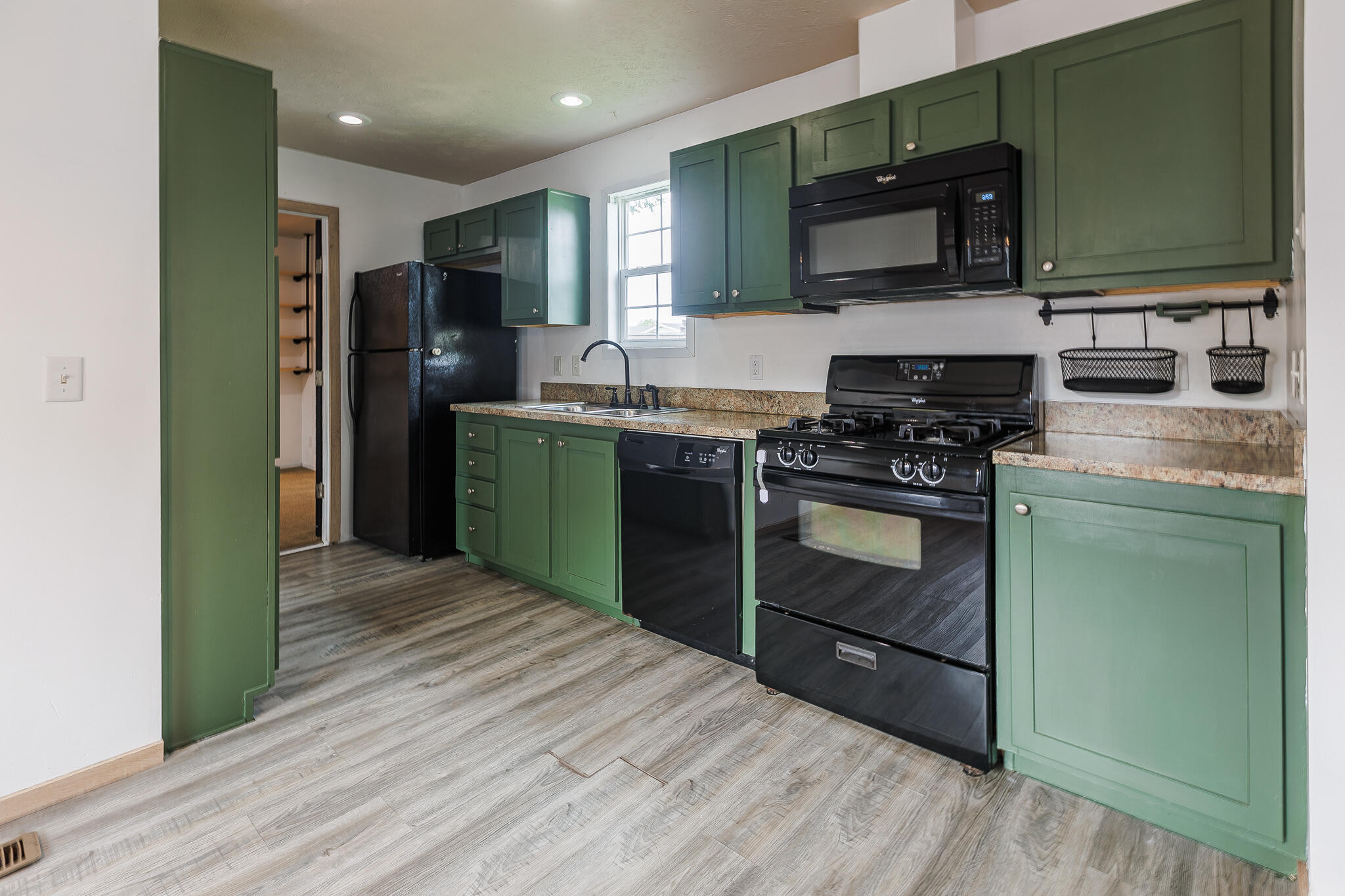 3907 Vail Avenue Nw Property Photo 16