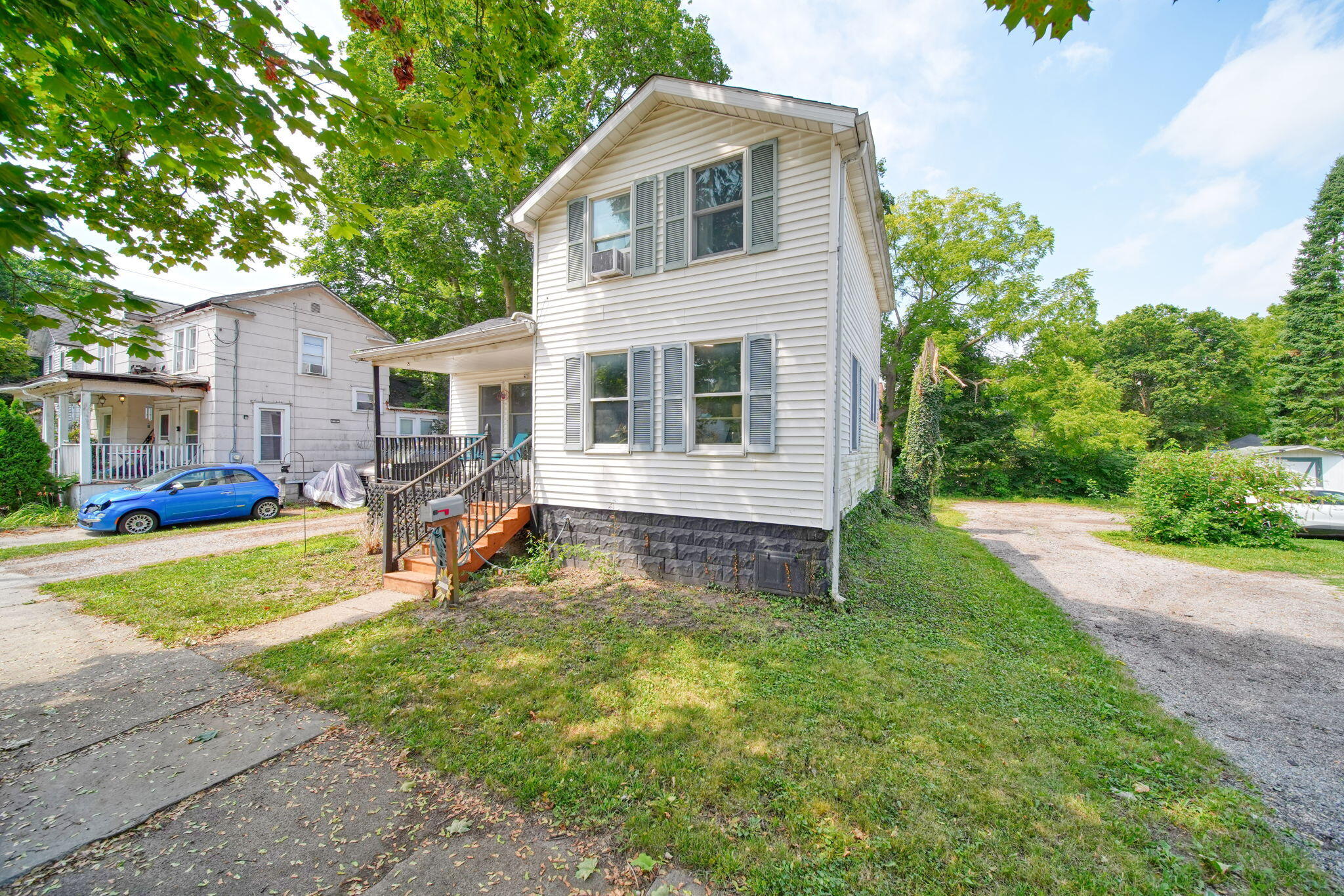 123 N Center Street Property Photo 3