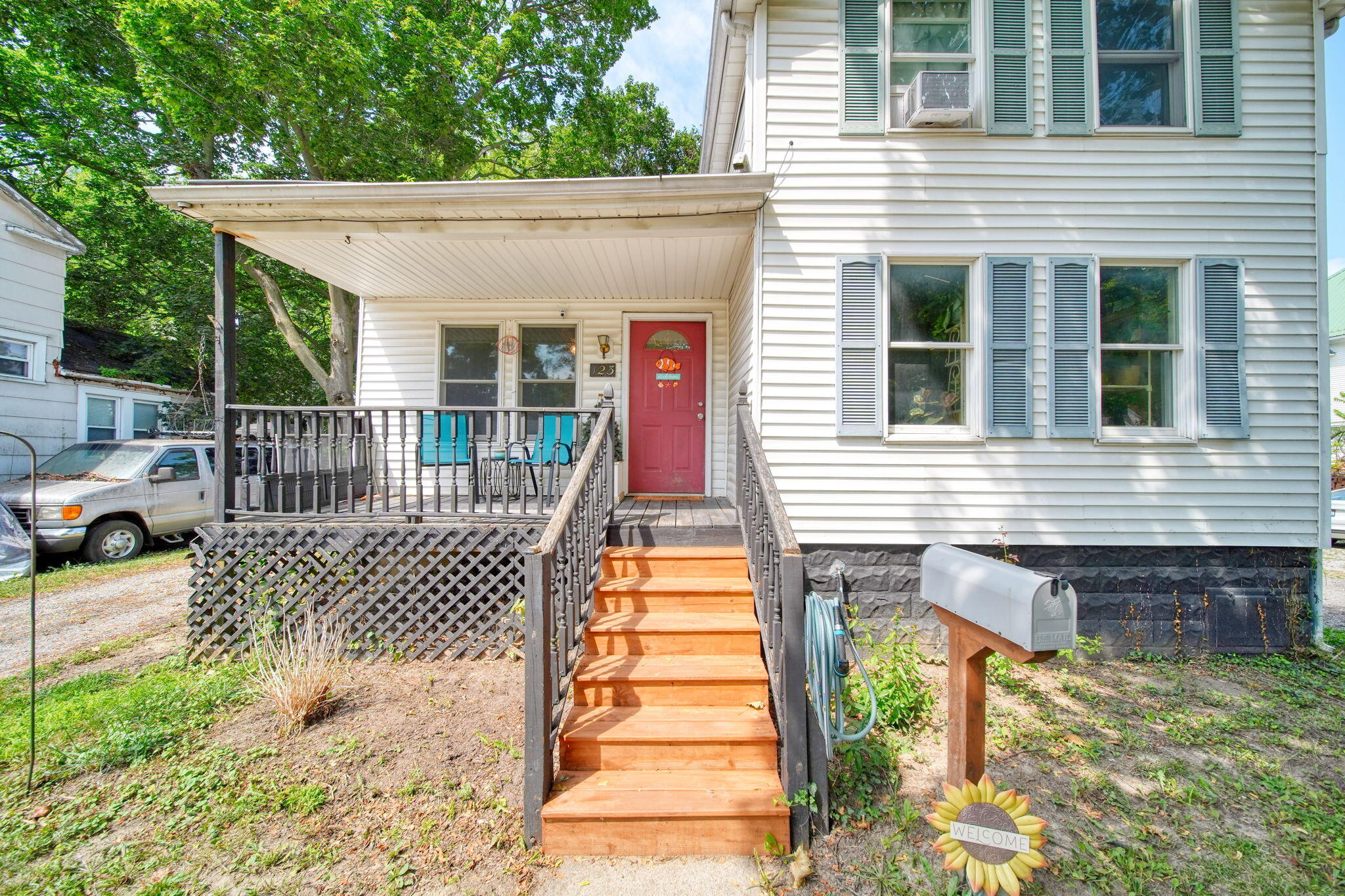 123 N Center Street Property Photo 4