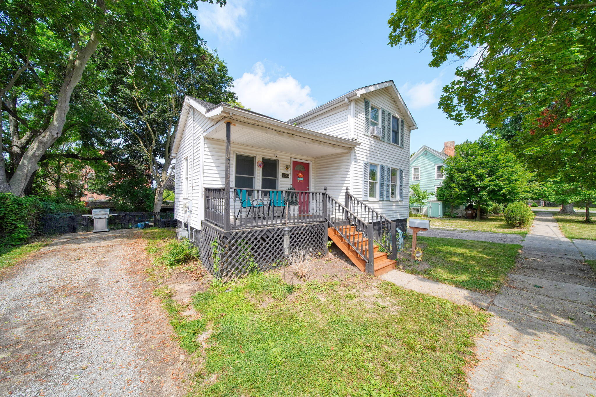 123 N Center Street Property Photo 5