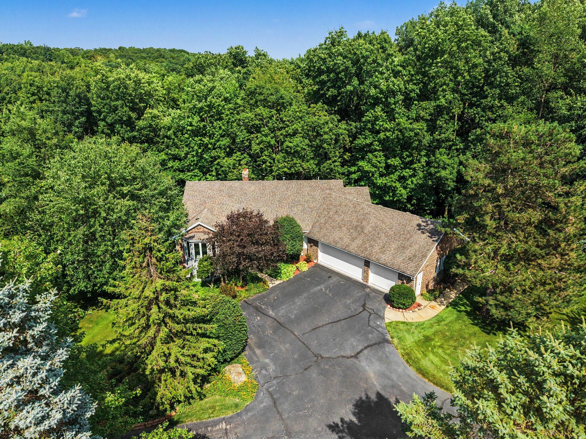 7930 Crestview Drive Ne Property Photo 1