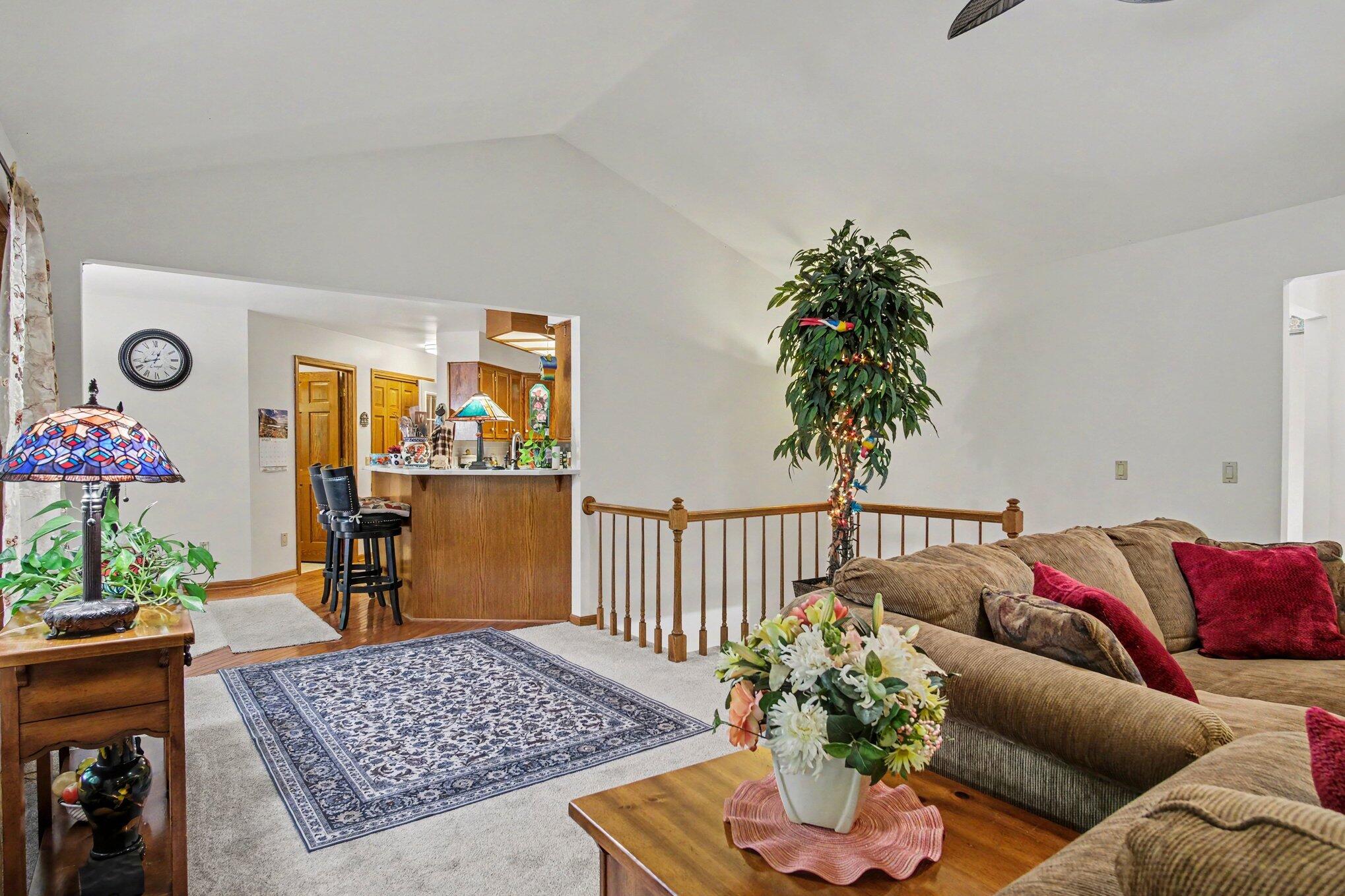 7930 Crestview Drive Ne Property Photo 9