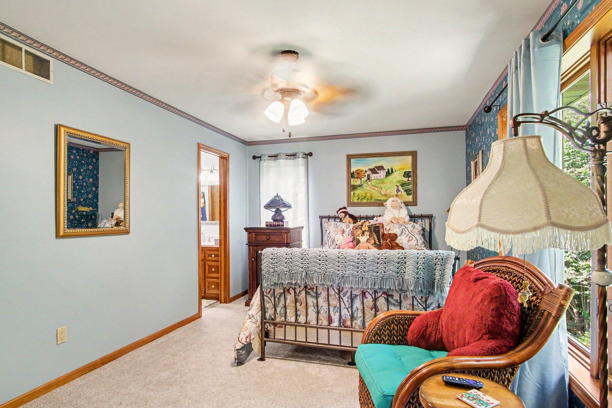 7930 Crestview Drive Ne Property Photo 14