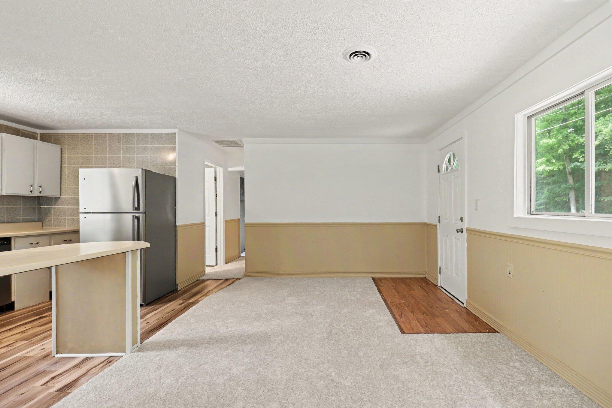 6860 Maple Street Property Photo 6