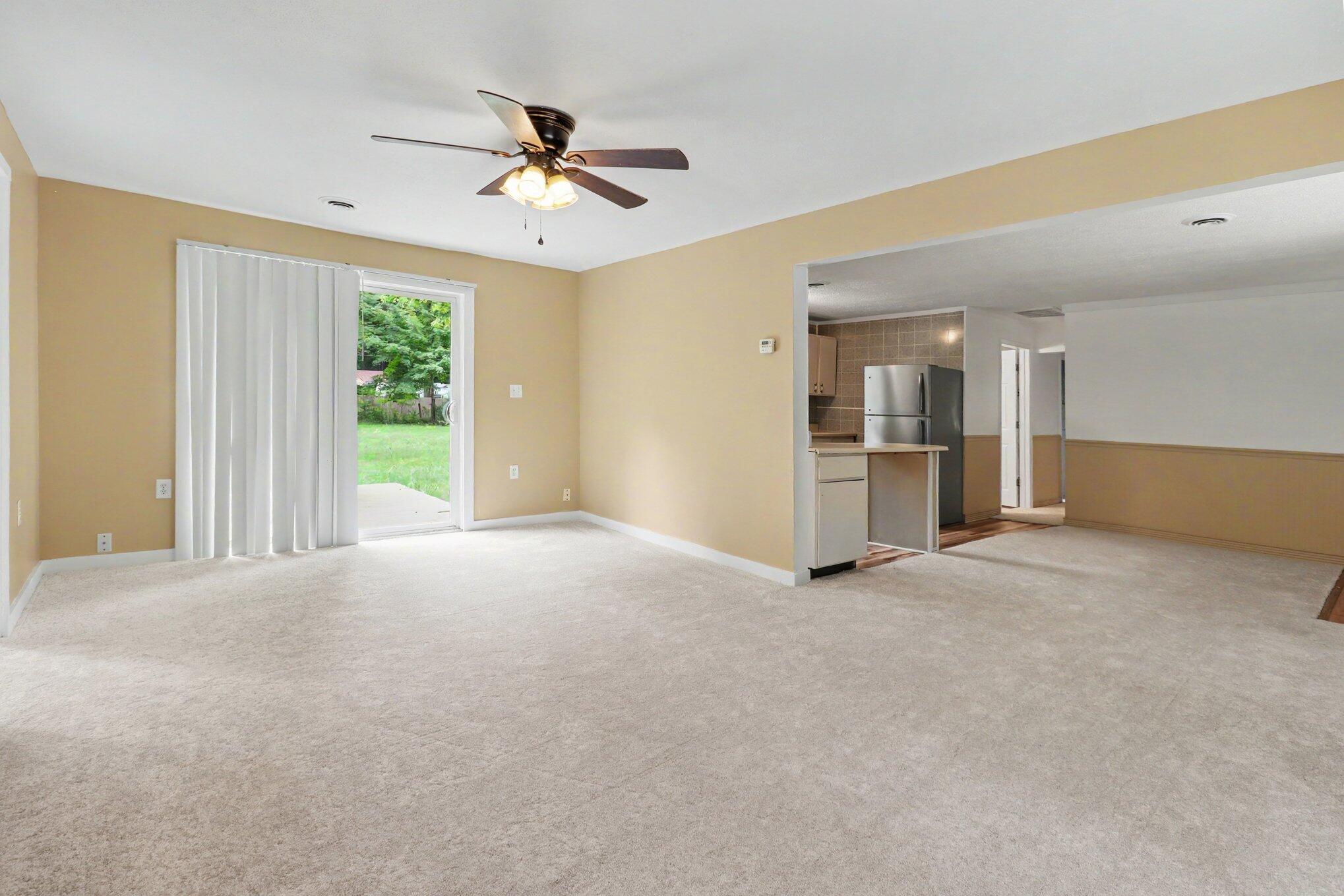 6860 Maple Street Property Photo 7