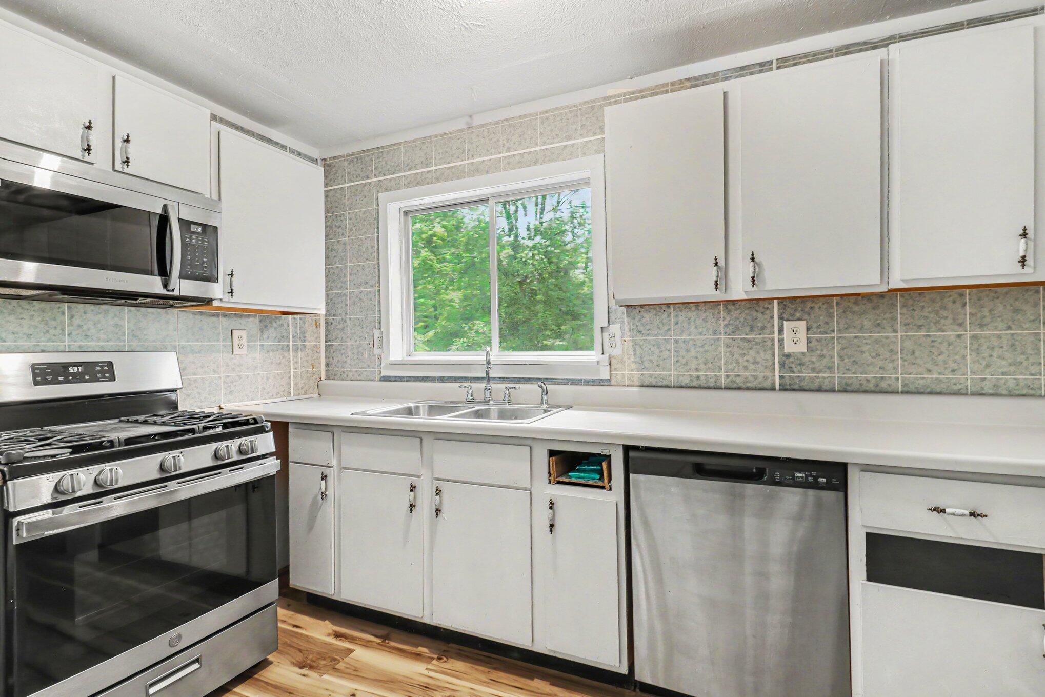 6860 Maple Street Property Photo 11