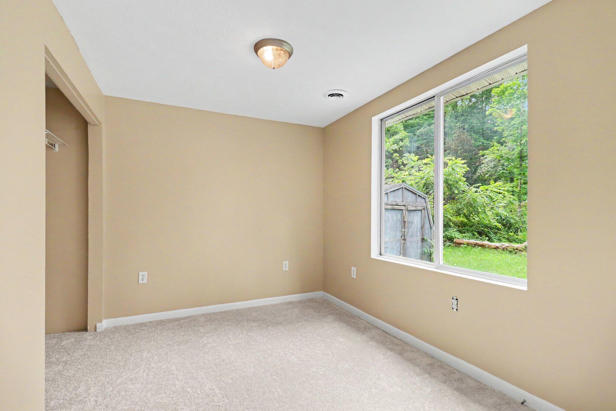 6860 Maple Street Property Photo 14