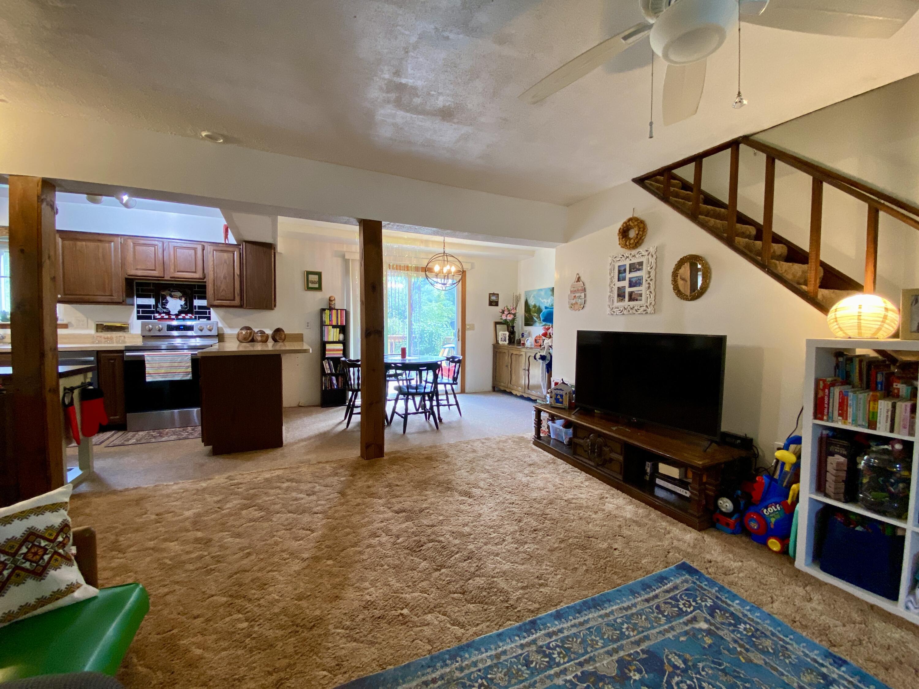 9070 Walnut Drive Property Photo 6