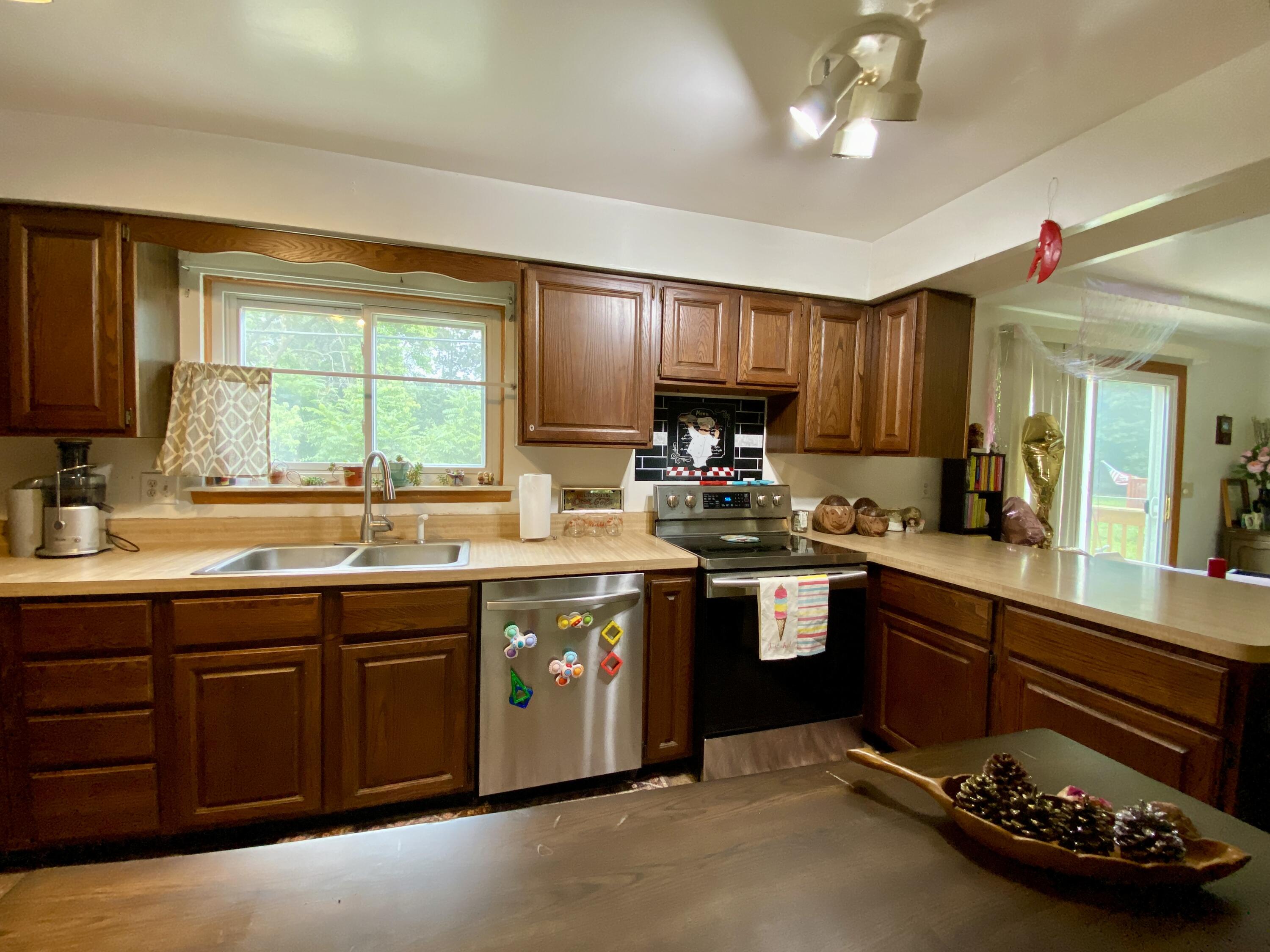 9070 Walnut Drive Property Photo 10