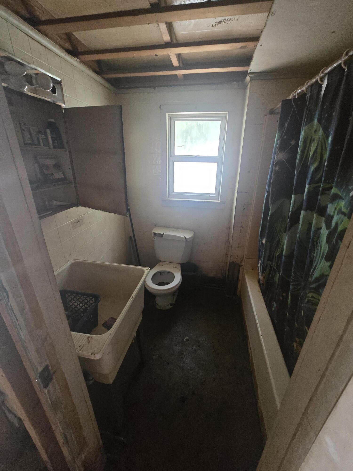 317 Oak Street Property Photo 7