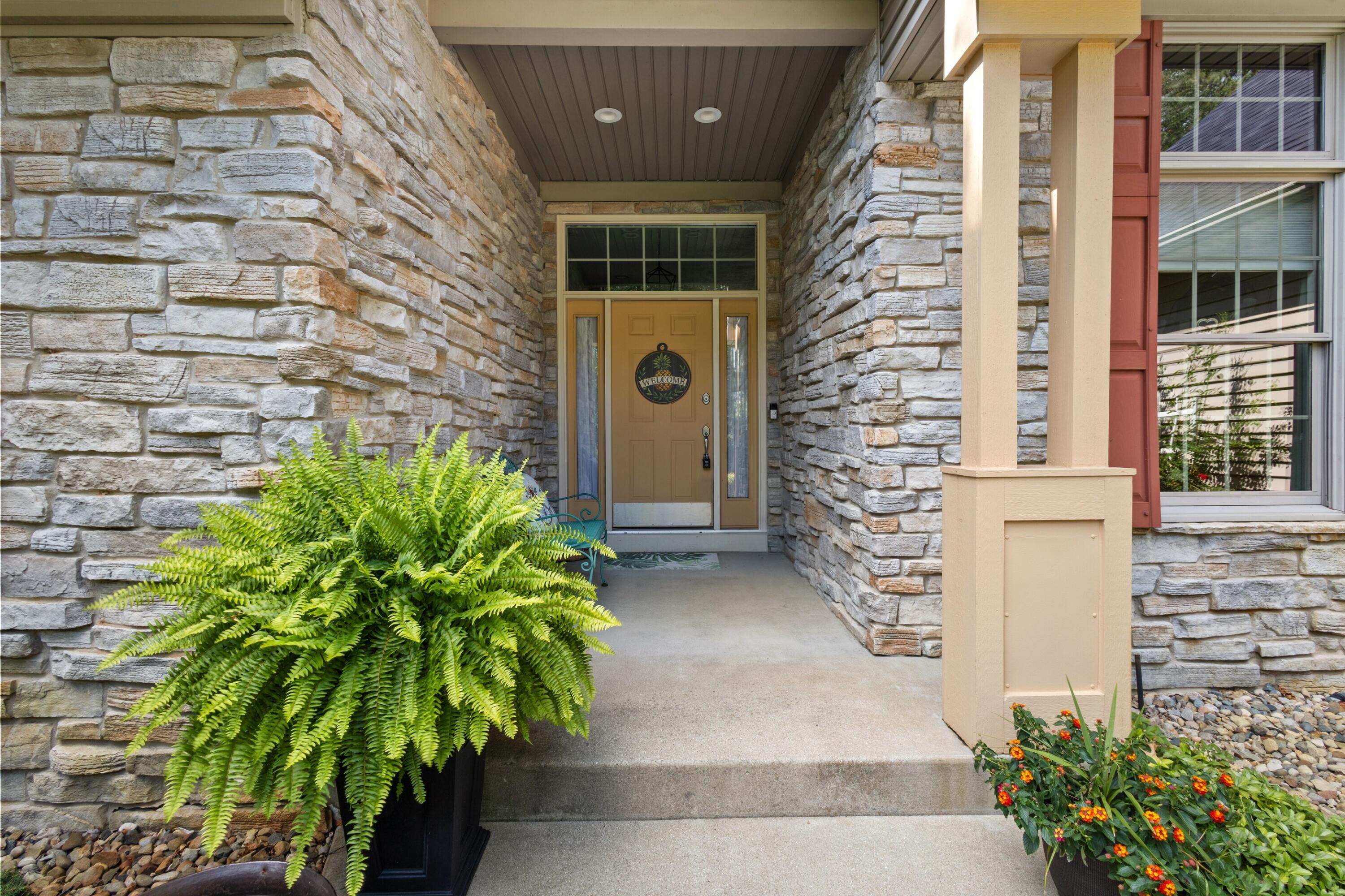 62092 Pheasant Pointe Drive Property Photo 4