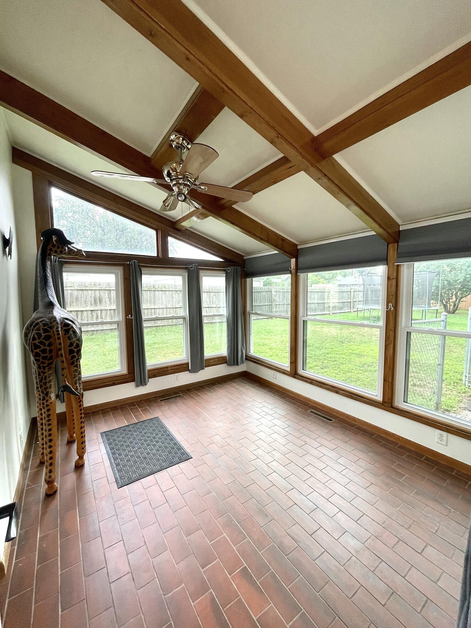 537 Fairfield Avenue Property Photo 2