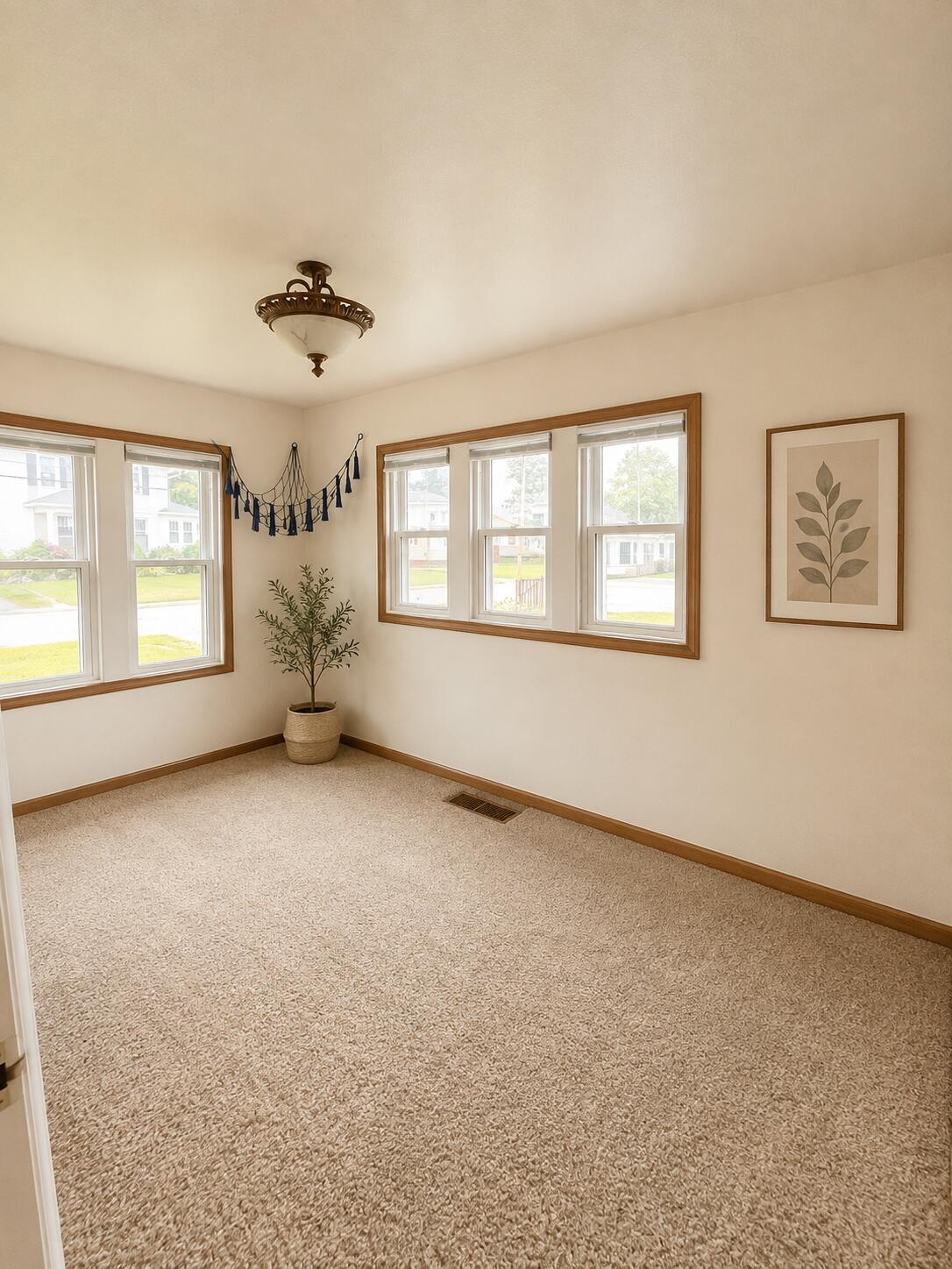537 Fairfield Avenue Property Photo 6