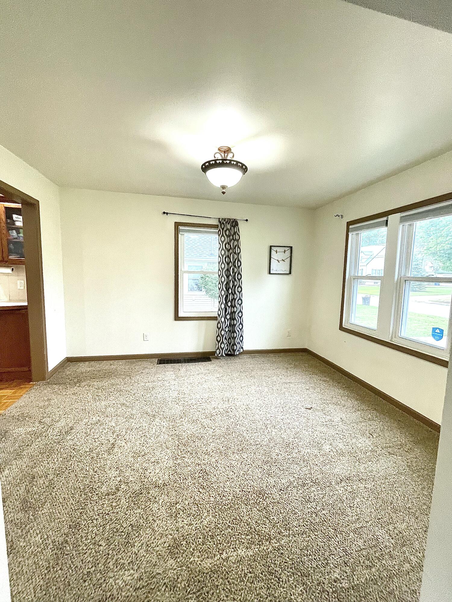 537 Fairfield Avenue Property Photo 8