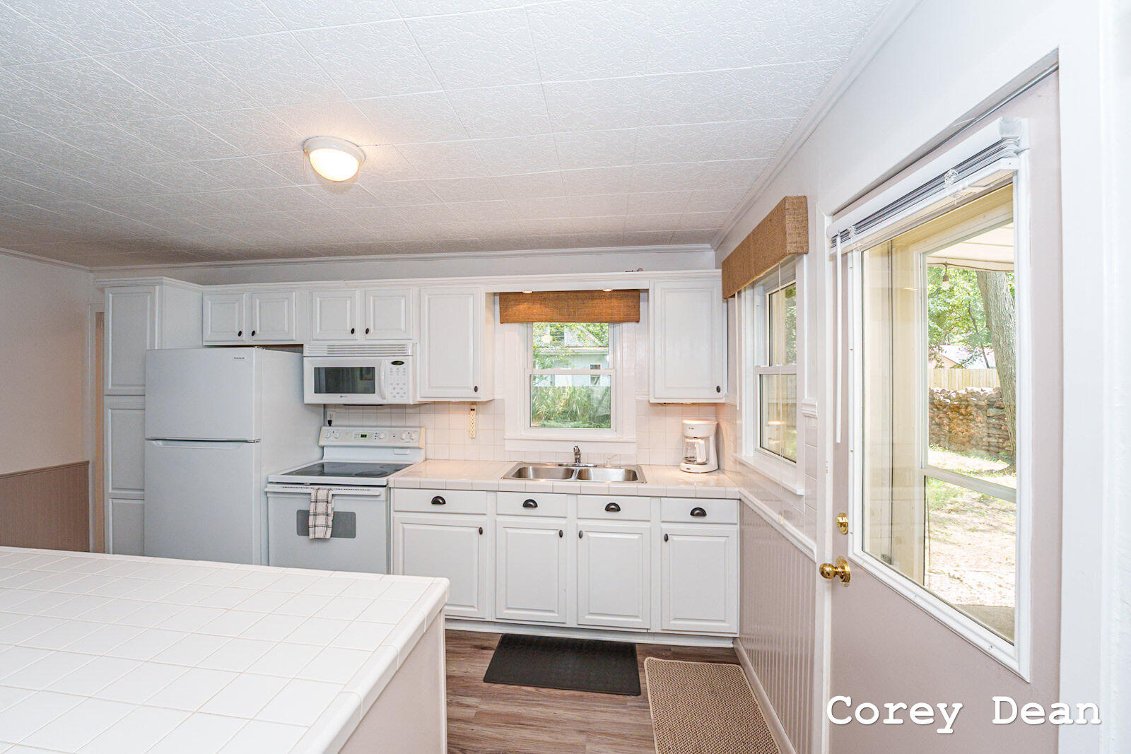 10580 Round Lake Drive Property Photo 14