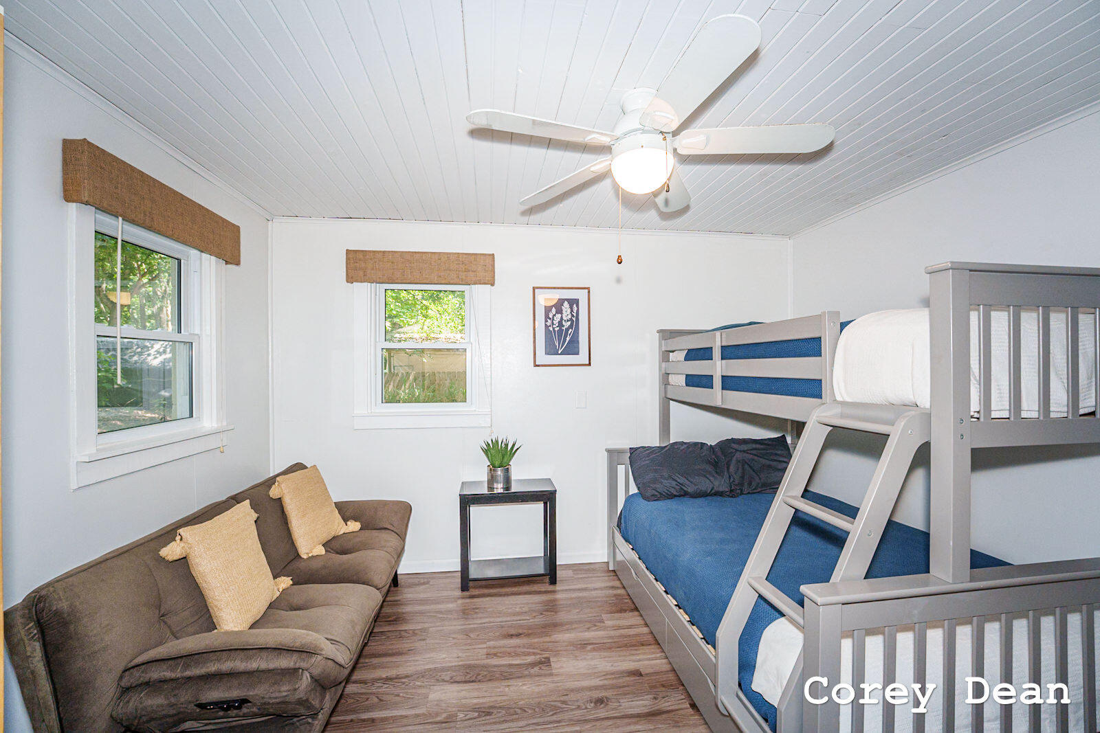 10580 Round Lake Drive Property Photo 17