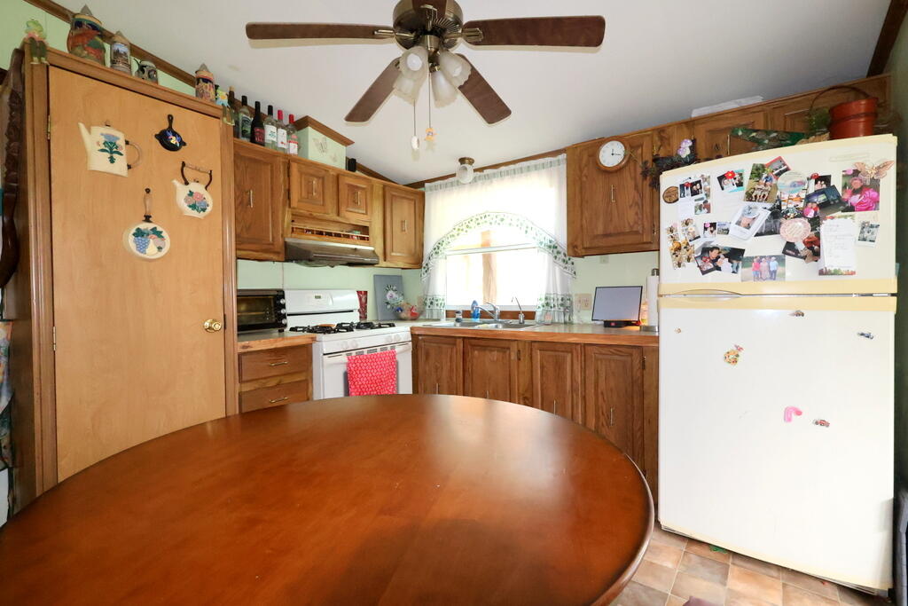 616 Tuttle Road Property Photo 4