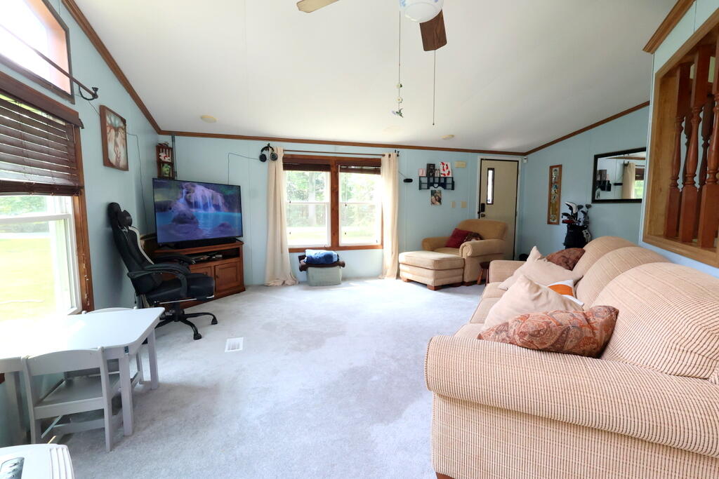 616 Tuttle Road Property Photo 8
