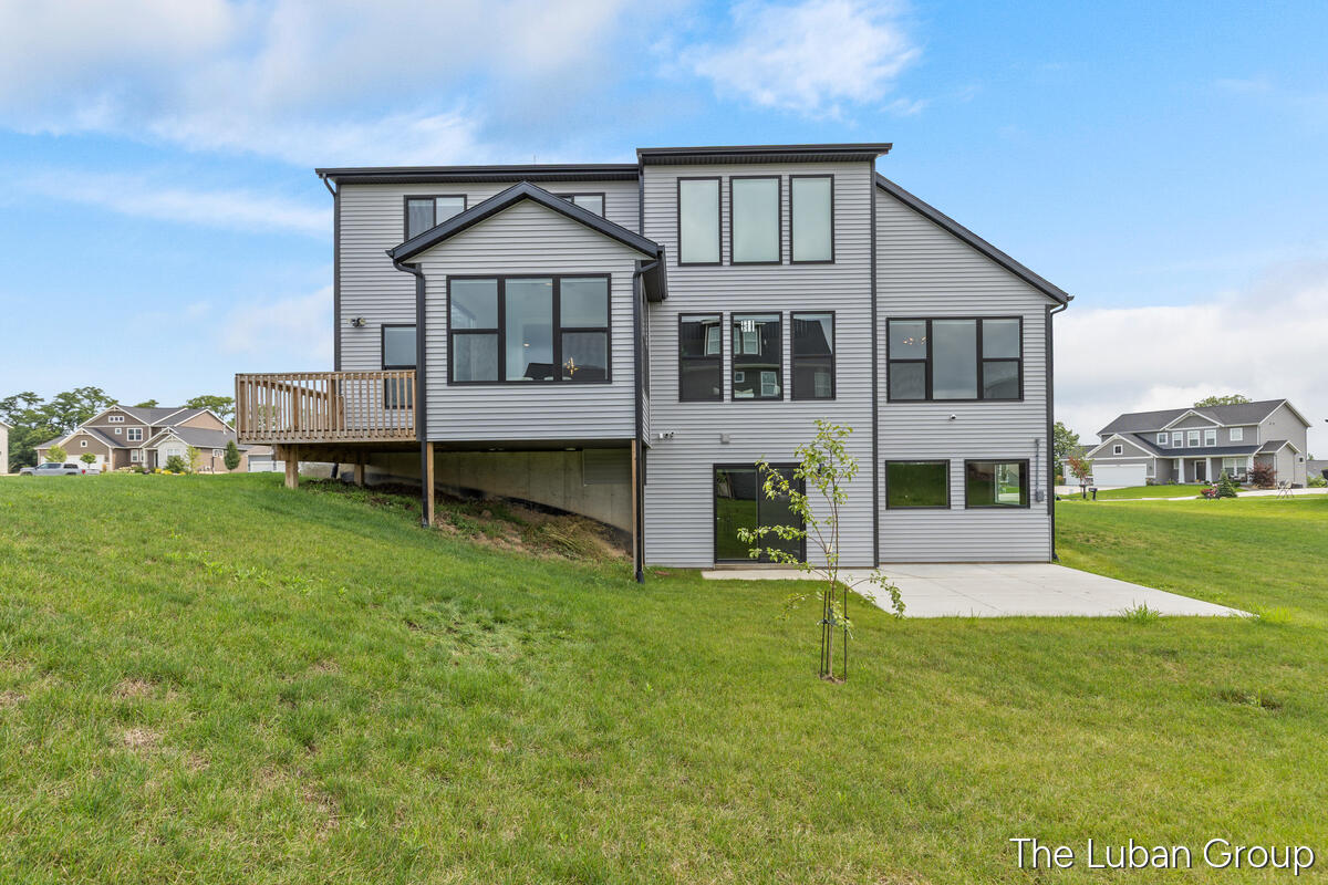 3338 Eagle Peak Drive Property Photo 4