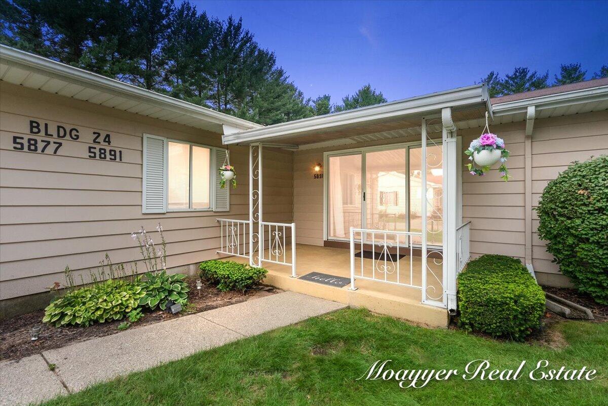 5891 Leisure S Drive Se Property Photo 1