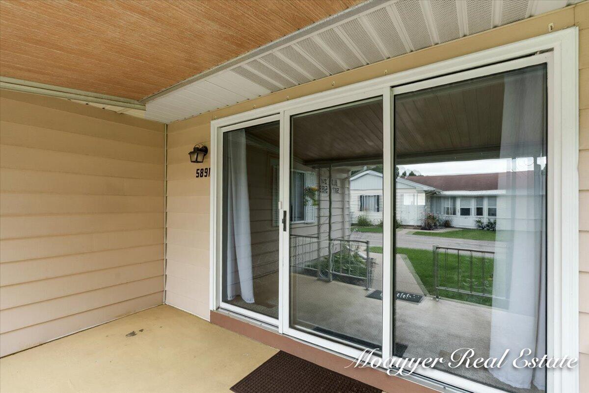 5891 Leisure S Drive Se Property Photo 5