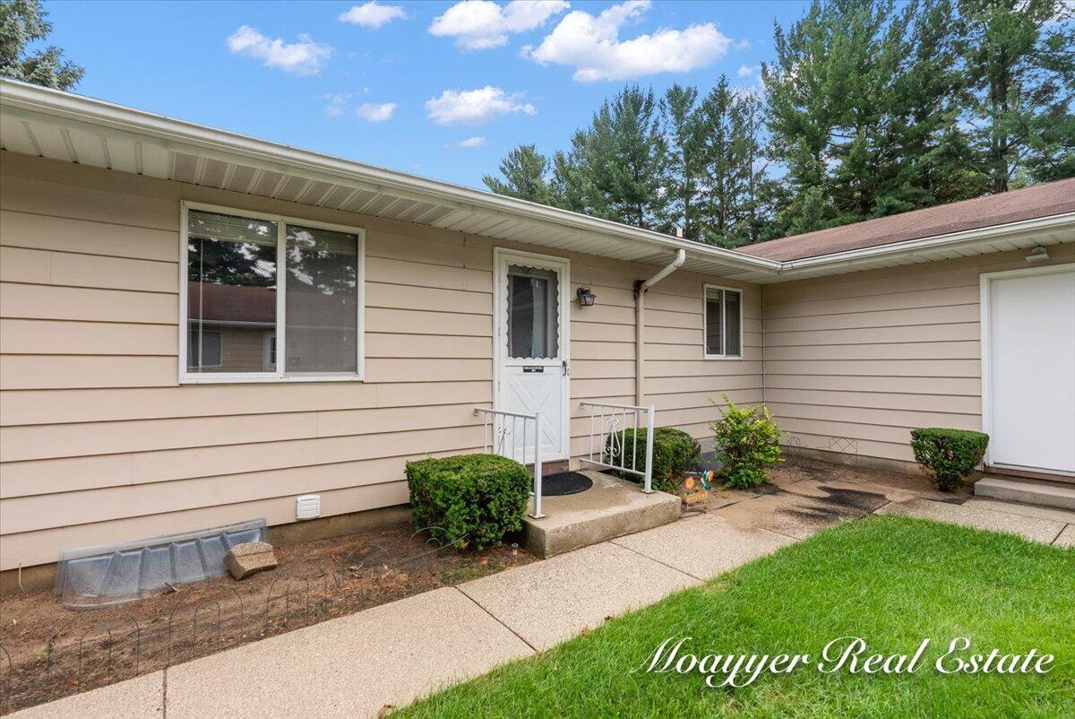 5891 Leisure S Drive Se Property Photo 6