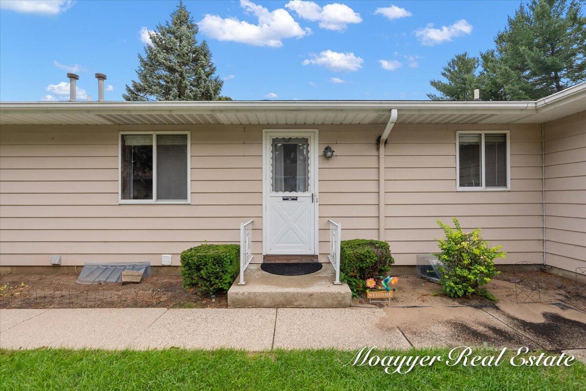 5891 Leisure S Drive Se Property Photo 7