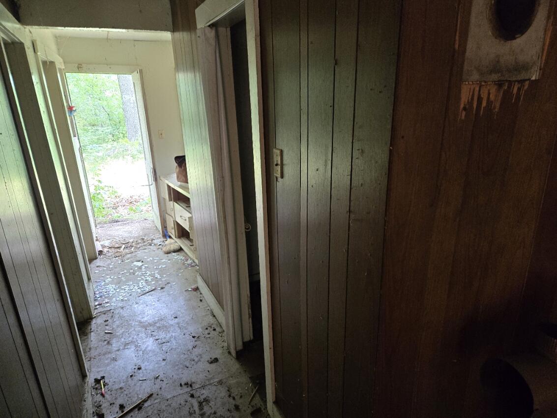 290 E Decatur Property Photo 9