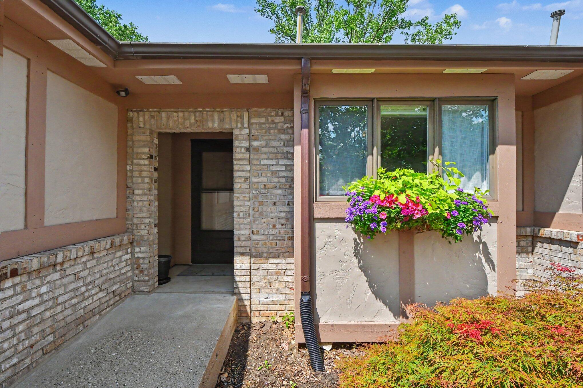 3124 Maple Villa Drive Se Property Photo 3