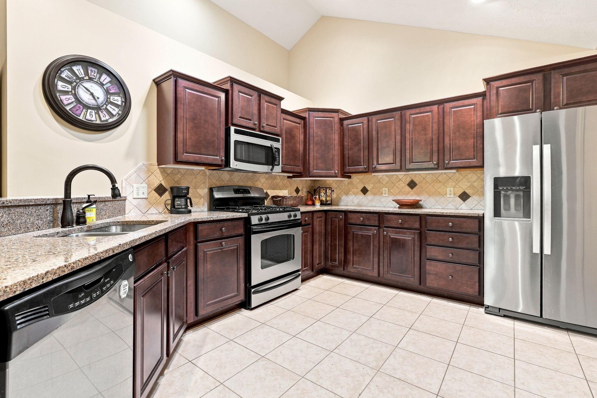 1073 Bridge Crest Se Property Photo 3
