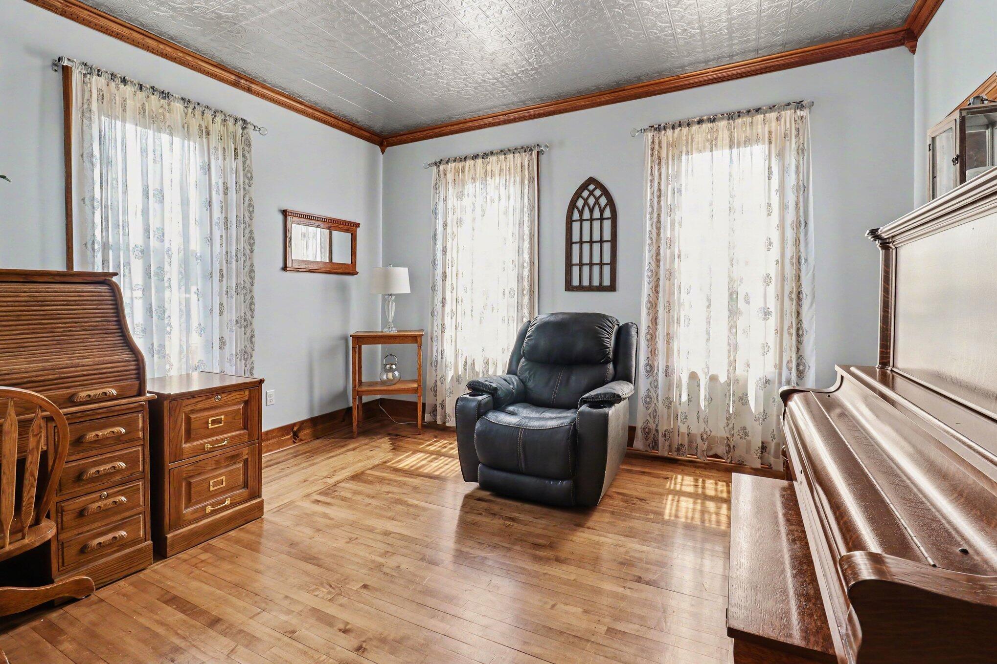 136 W Church Avenue Property Photo 7