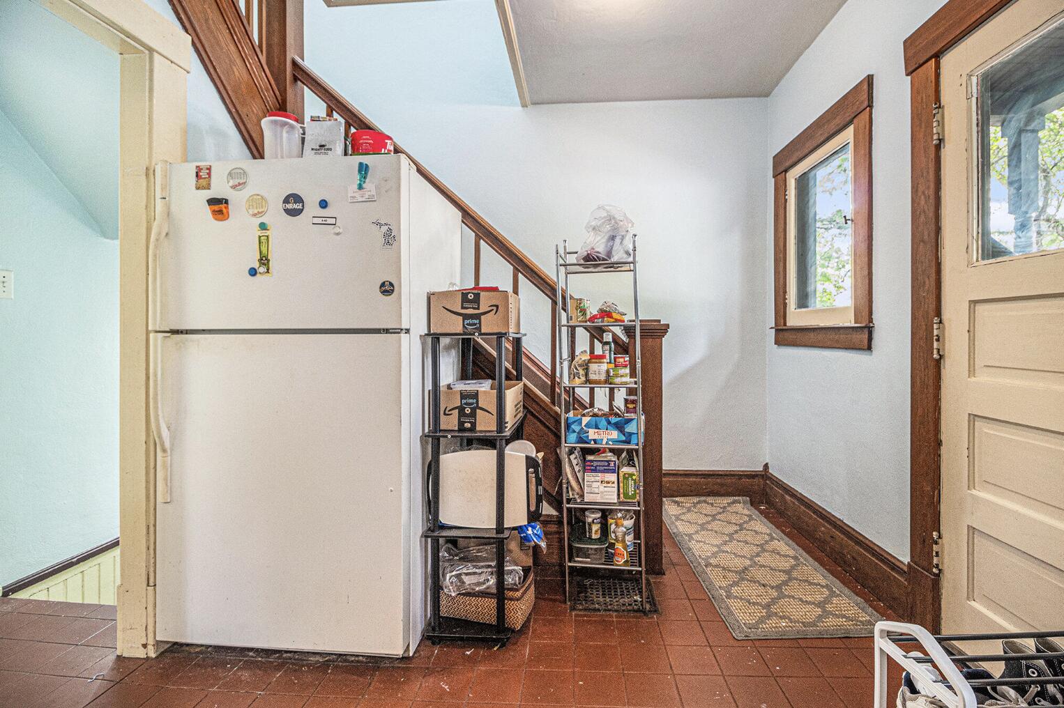 518 N Division Street Property Photo 7