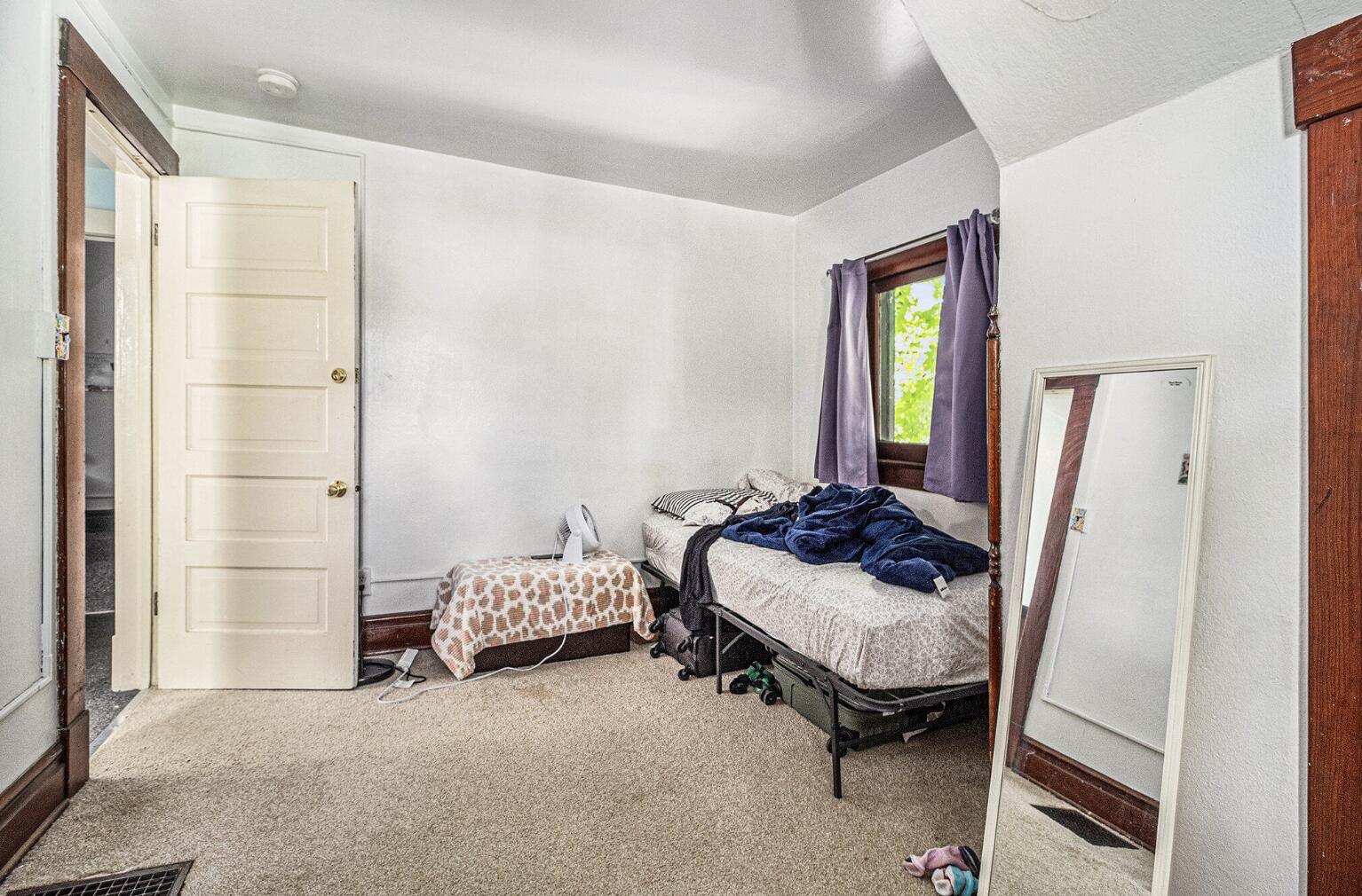 518 N Division Street Property Photo 18