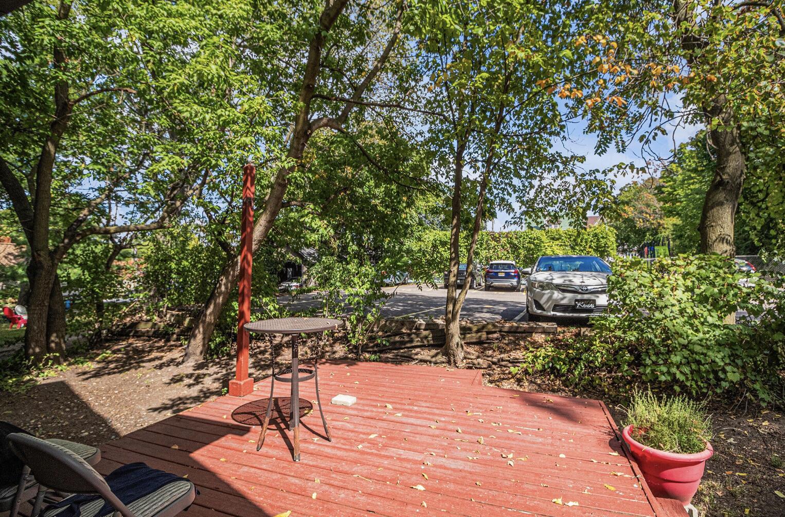 518 N Division Street Property Photo 29