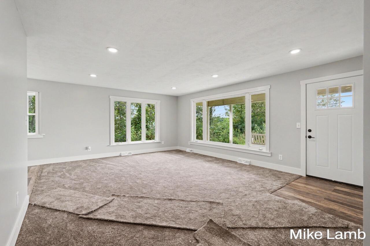 17646 Hall Road Property Photo 6