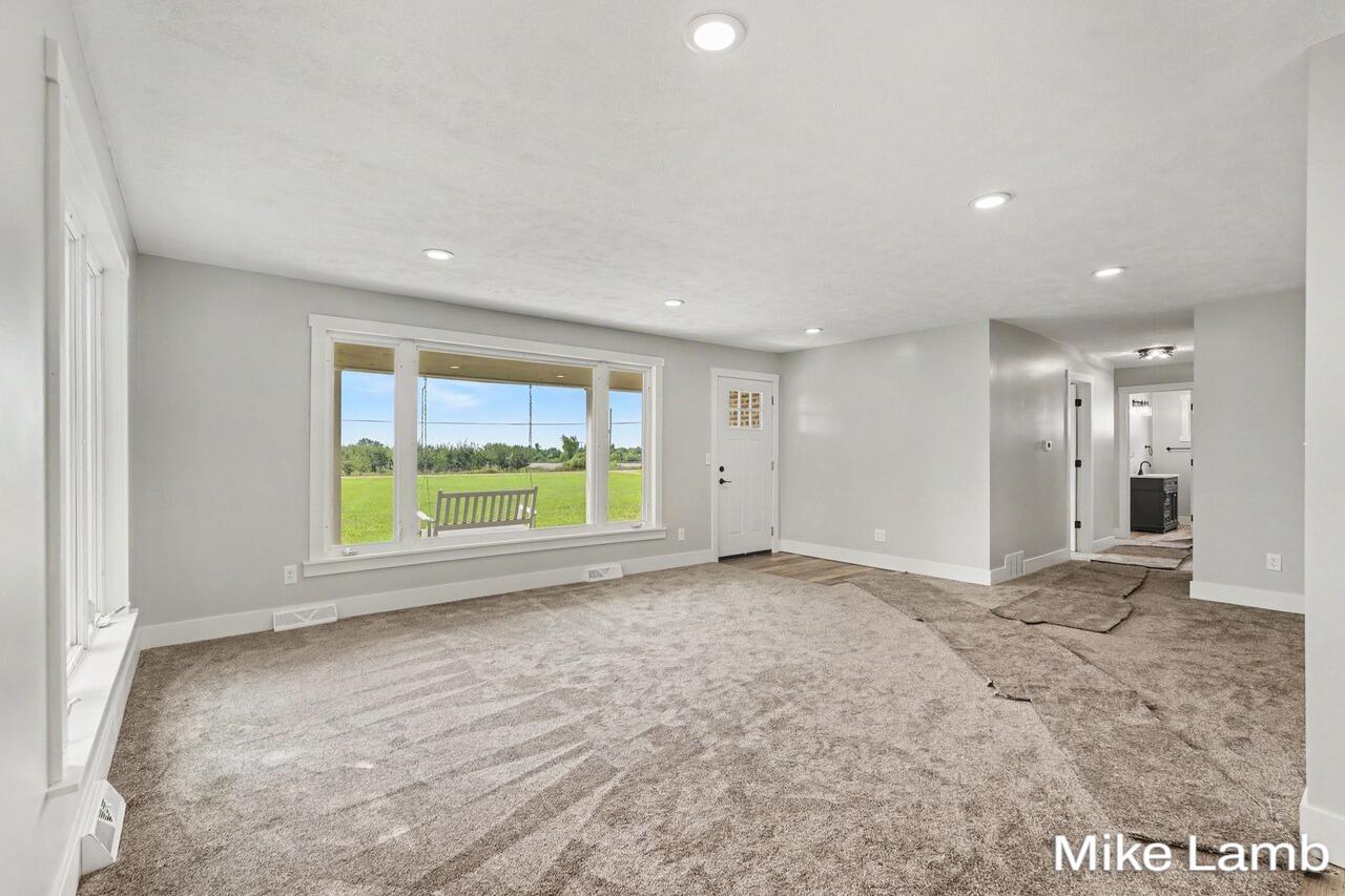 17646 Hall Road Property Photo 10