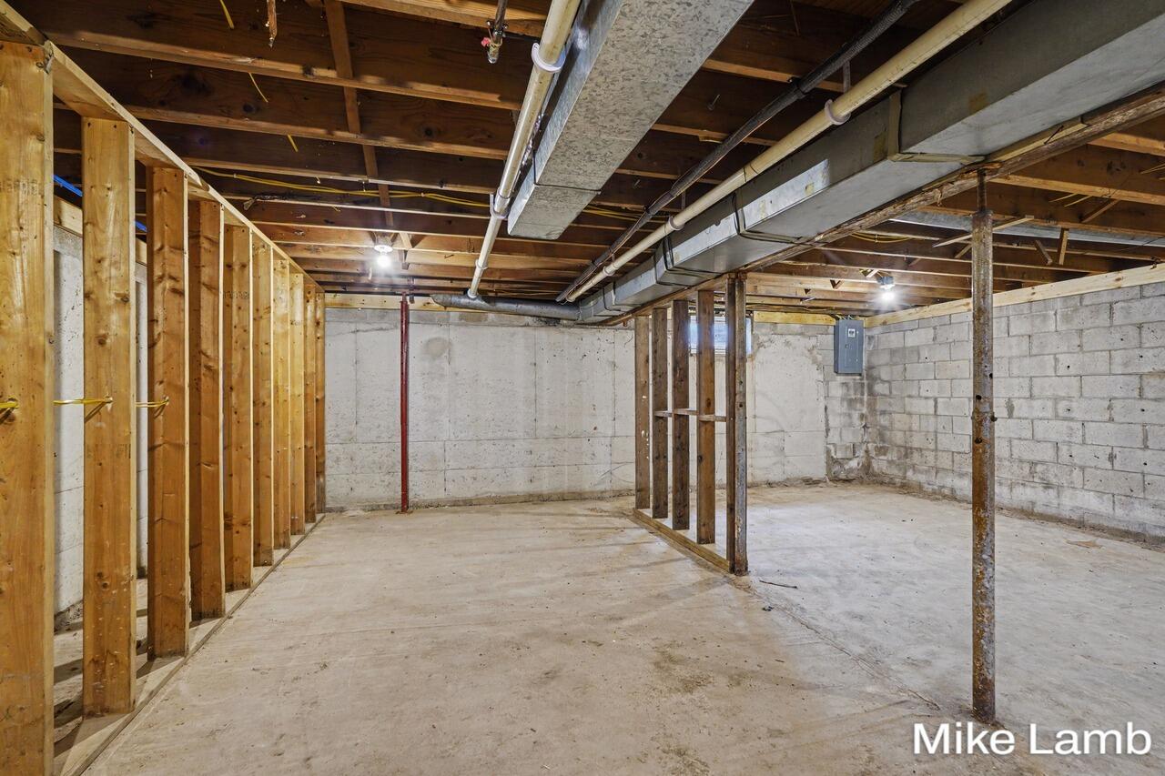 17646 Hall Road Property Photo 16