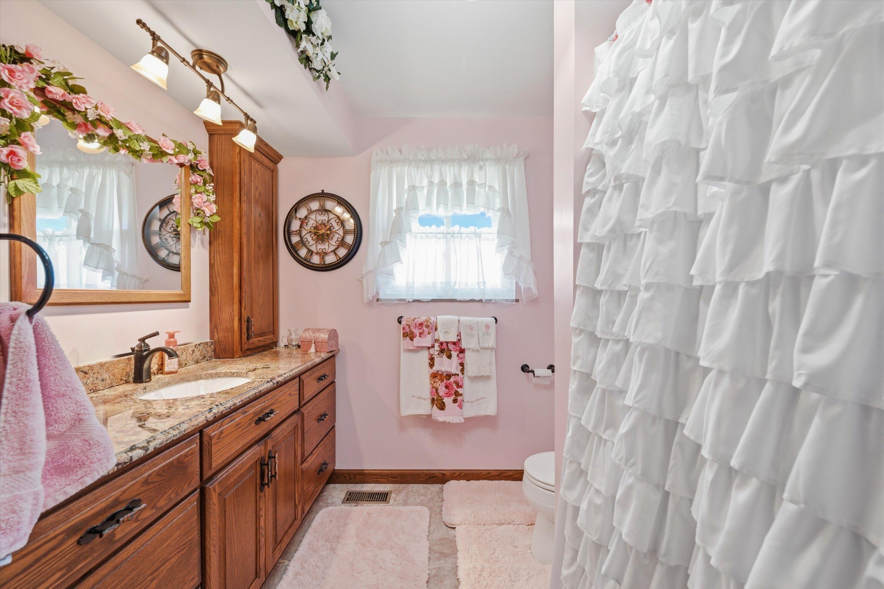 18275 Garvey Road Property Photo 10