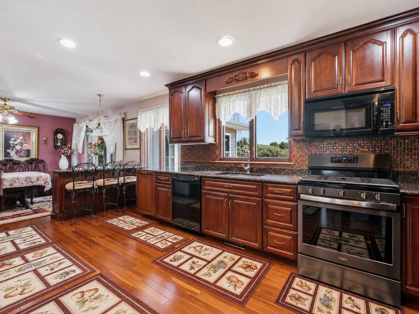 18275 Garvey Road Property Photo 11