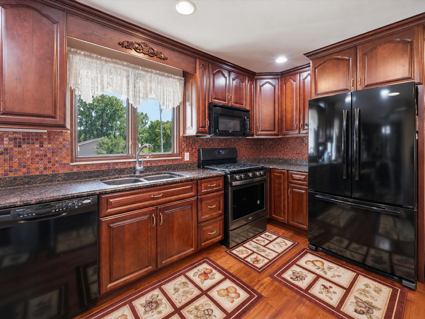 18275 Garvey Road Property Photo 12
